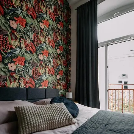 Piotrkowska Mainstreet&secure *