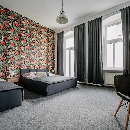 Piotrkowska Mainstreet & Secure Semesterbostad