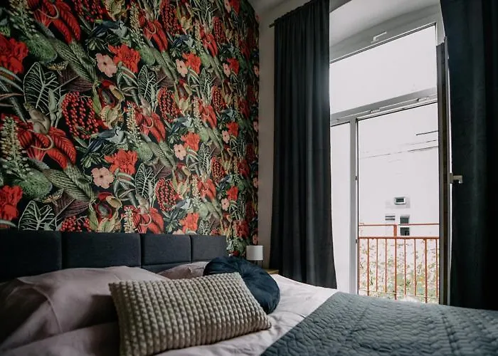 Piotrkowska Mainstreet & Secure *