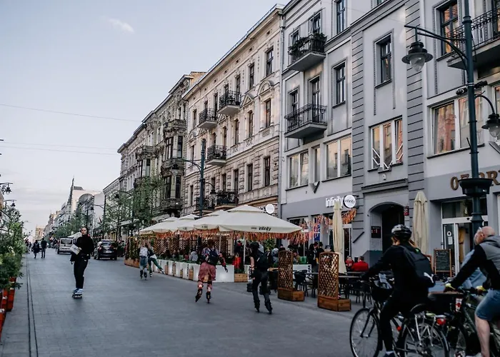 Piotrkowska Mainstreet & Secure بيت للعطل *